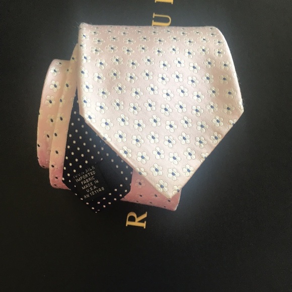Tommy Hilfinger silk tie imported fabric made in US pink & white floral - Picture 3 of 7